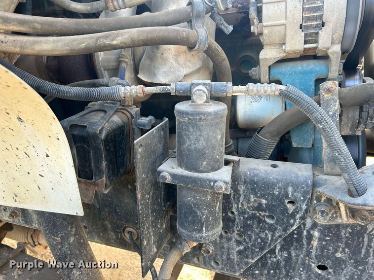 image for item NB9320 1998 International  4900 dump truck