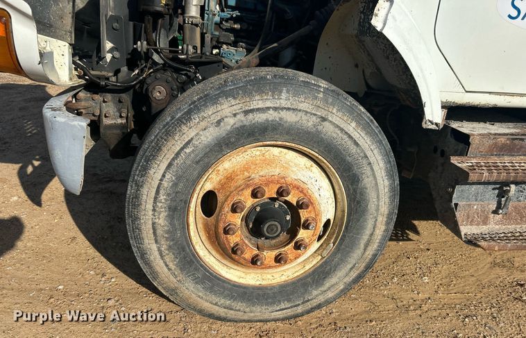 image for item NB9320 1998 International  4900 dump truck