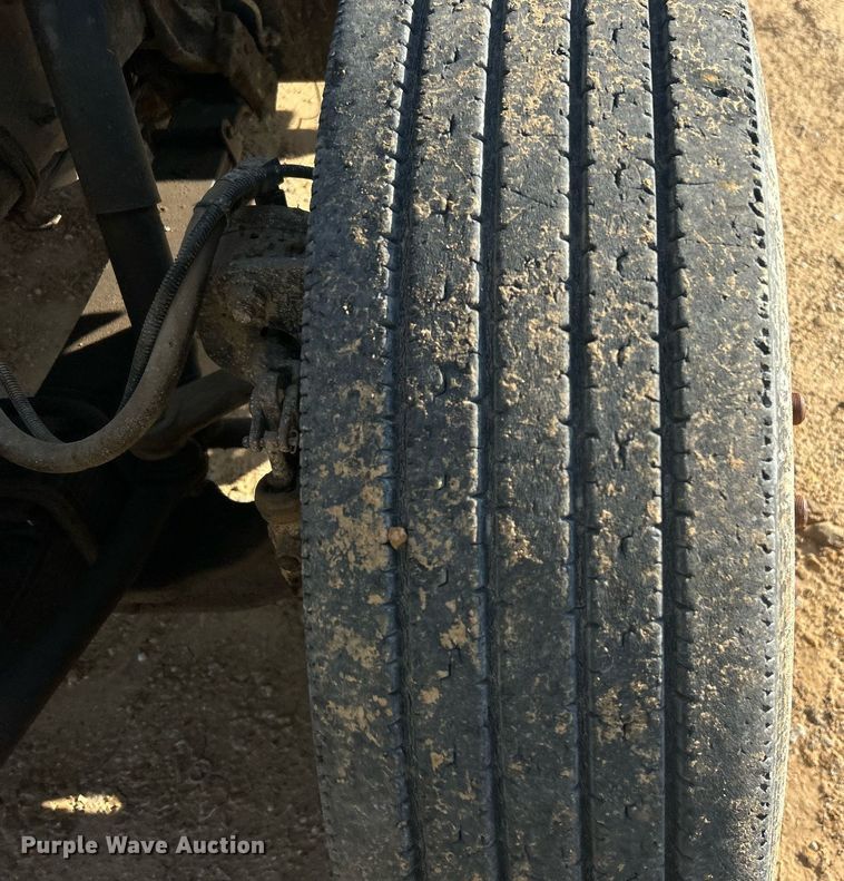 image for item NB9320 1998 International  4900 dump truck