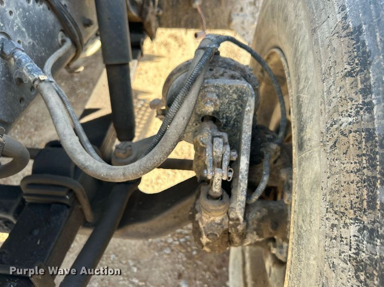 image for item NB9320 1998 International  4900 dump truck