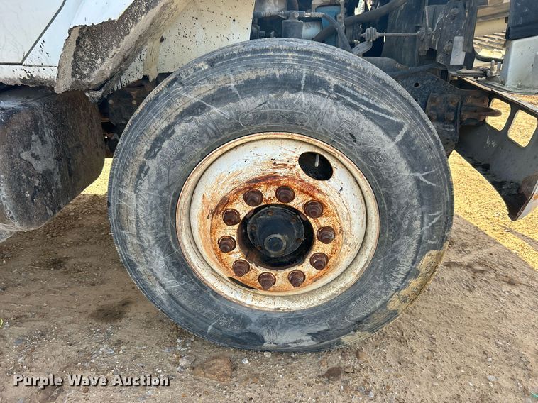 image for item NB9320 1998 International  4900 dump truck