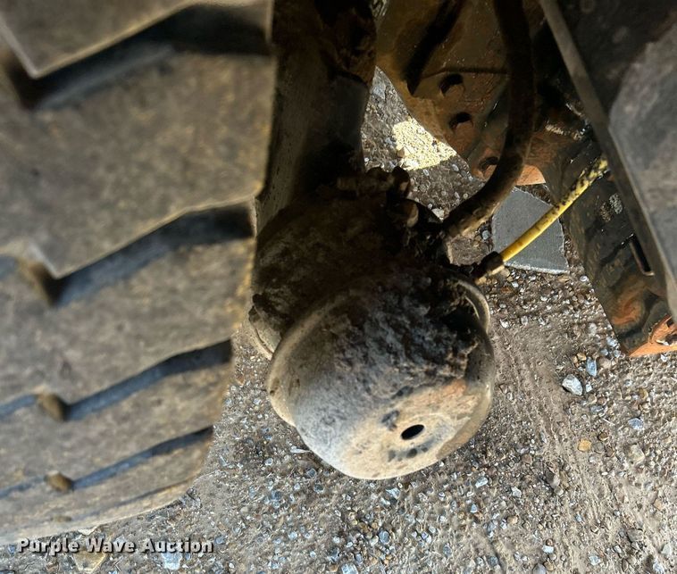 image for item NB9320 1998 International  4900 dump truck