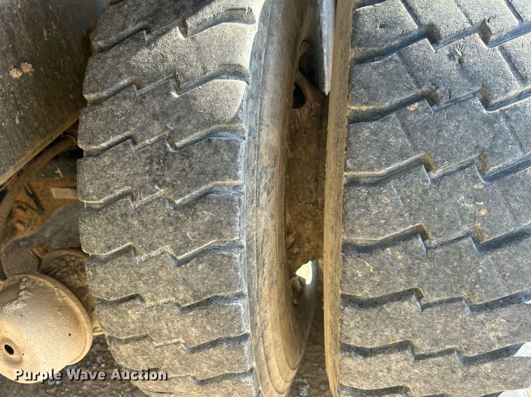 image for item NB9320 1998 International  4900 dump truck