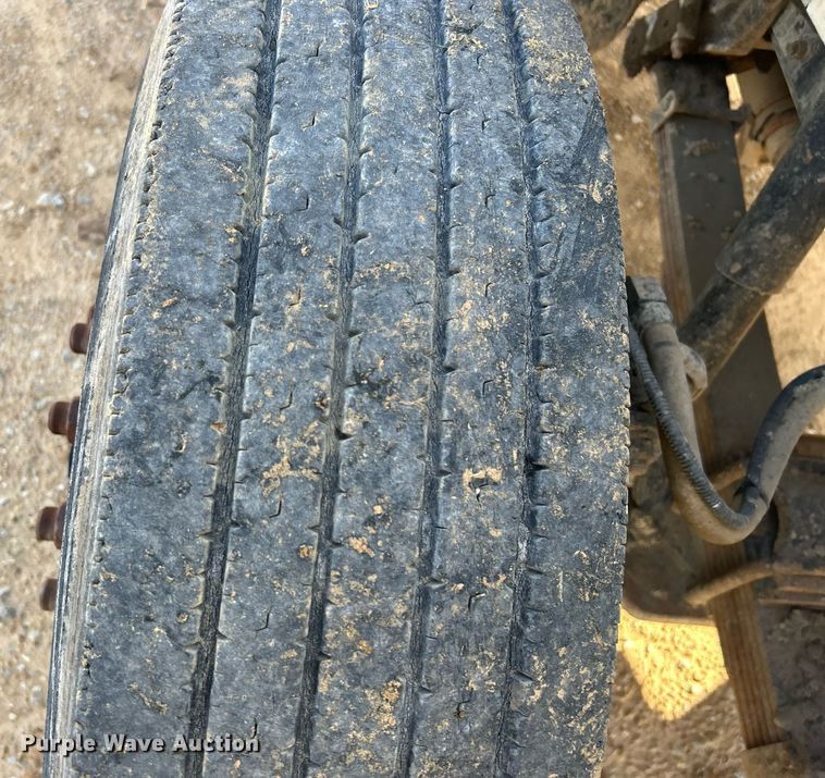 image for item NB9320 1998 International  4900 dump truck