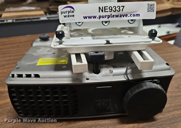 image for item NE9337 Approximately 18 projectors