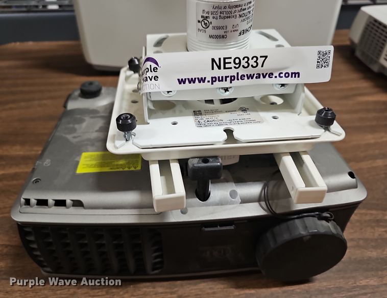 image for item NE9337 Approximately 18 projectors