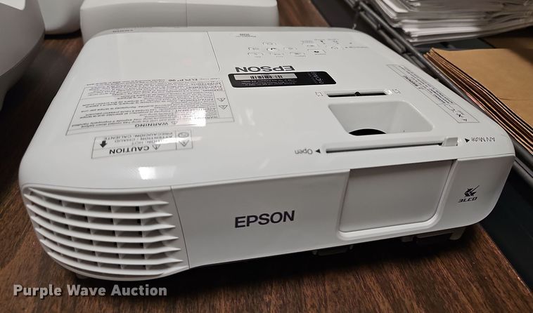 image for item NE9337 Approximately 18 projectors