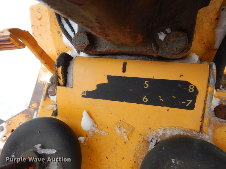 image for item NE9394 John Deere  302-G tractor