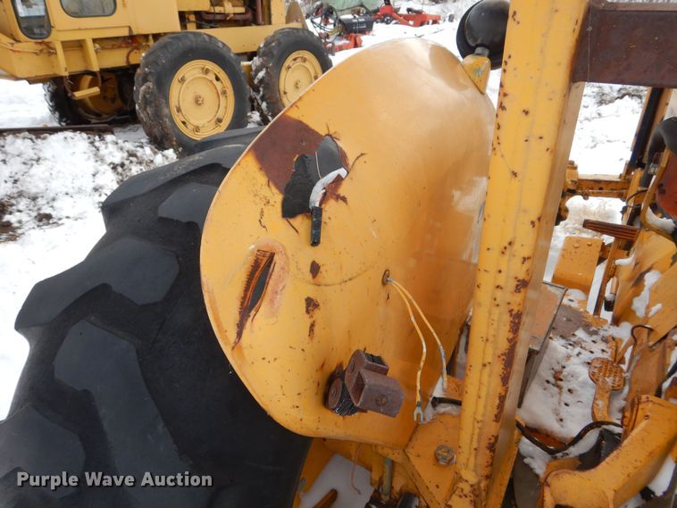 image for item NE9394 John Deere  302-G tractor