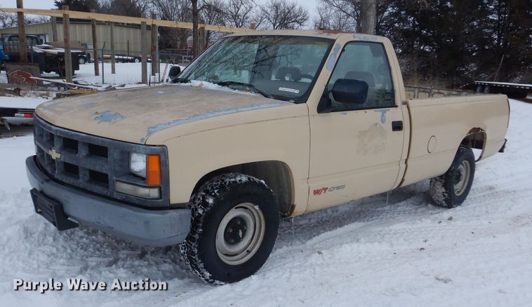 image for item NE9398 1992 Chevrolet Cheyenne C1500 pickup truck