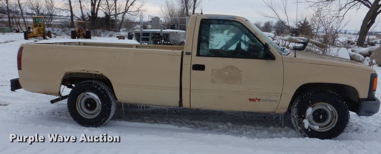 image for item NE9398 1992 Chevrolet Cheyenne C1500 pickup truck