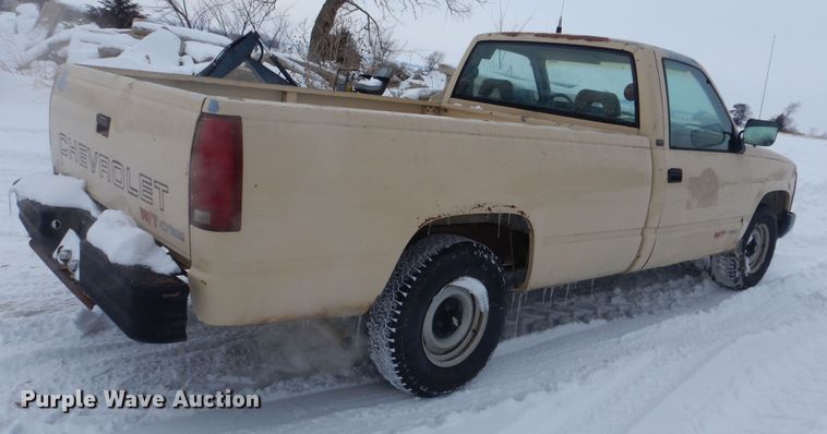 image for item NE9398 1992 Chevrolet Cheyenne C1500 pickup truck