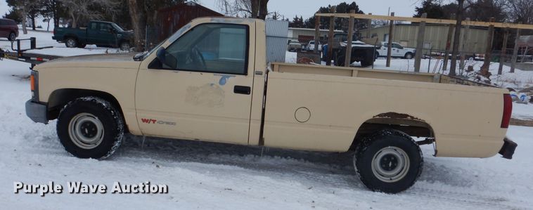 image for item NE9398 1992 Chevrolet Cheyenne C1500 pickup truck