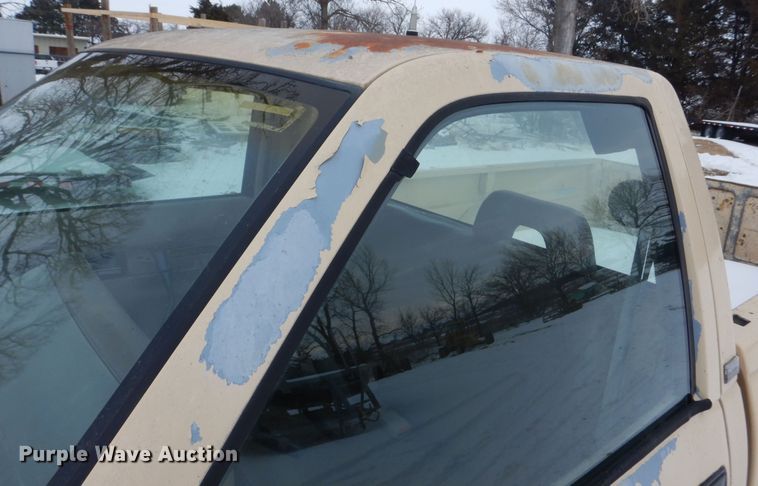 image for item NE9398 1992 Chevrolet Cheyenne C1500 pickup truck