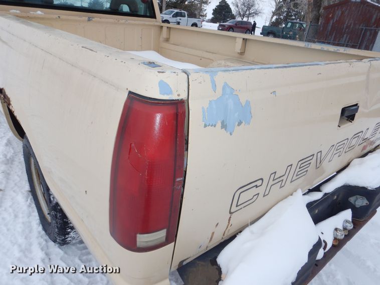 image for item NE9398 1992 Chevrolet Cheyenne C1500 pickup truck