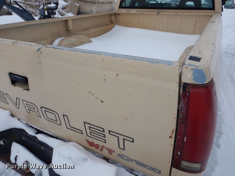 image for item NE9398 1992 Chevrolet Cheyenne C1500 pickup truck