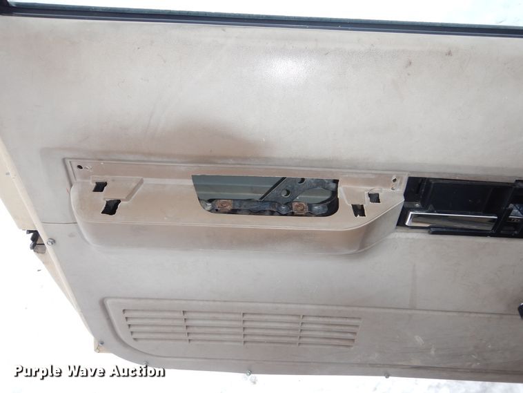 image for item NE9398 1992 Chevrolet Cheyenne C1500 pickup truck