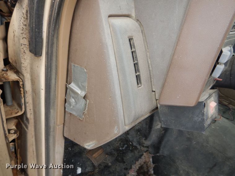 image for item NE9398 1992 Chevrolet Cheyenne C1500 pickup truck