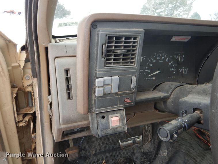 image for item NE9398 1992 Chevrolet Cheyenne C1500 pickup truck