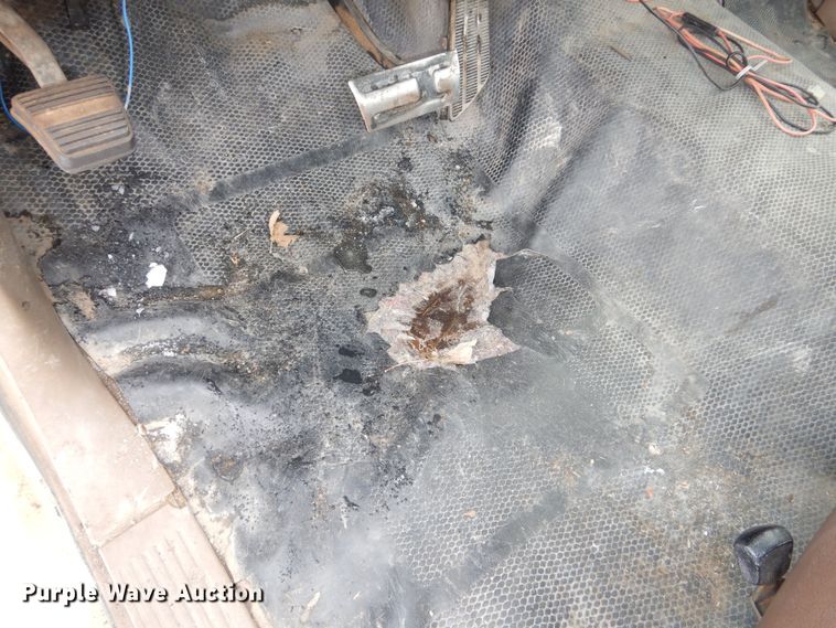 image for item NE9398 1992 Chevrolet Cheyenne C1500 pickup truck