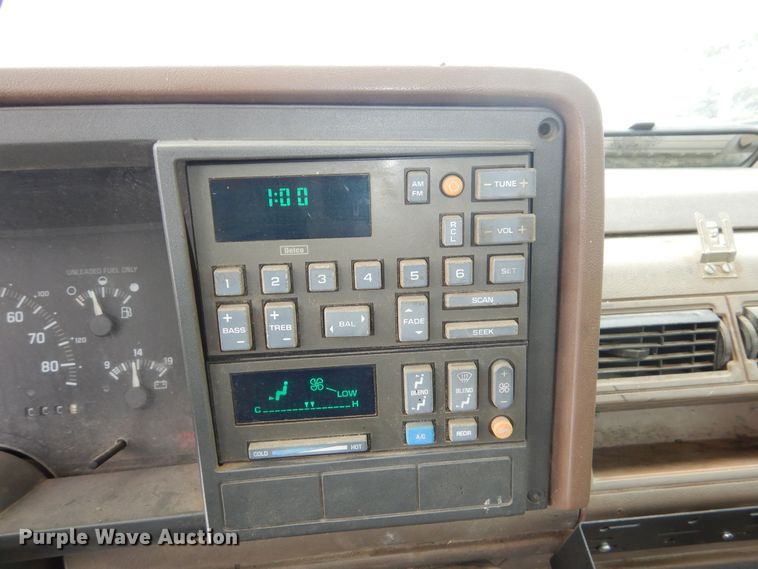 image for item NE9398 1992 Chevrolet Cheyenne C1500 pickup truck