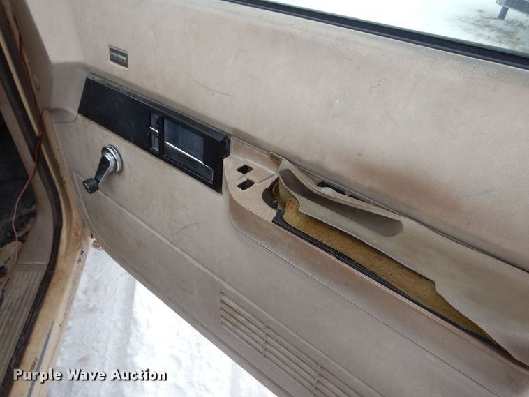 image for item NE9398 1992 Chevrolet Cheyenne C1500 pickup truck