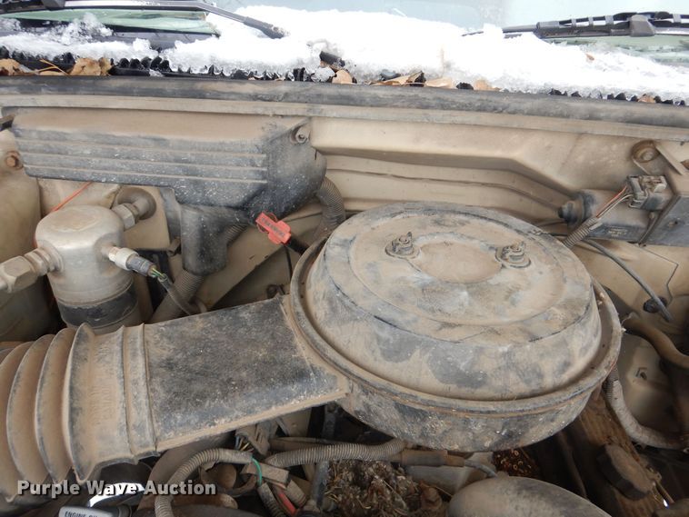 image for item NE9398 1992 Chevrolet Cheyenne C1500 pickup truck