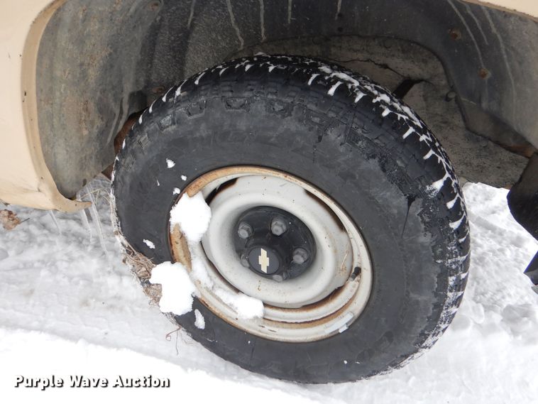 image for item NE9398 1992 Chevrolet Cheyenne C1500 pickup truck