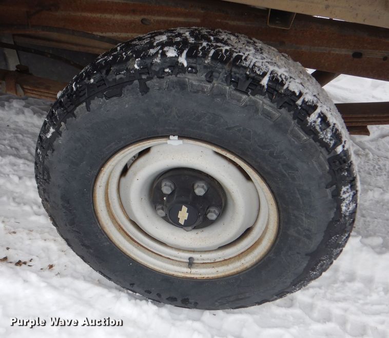 image for item NE9398 1992 Chevrolet Cheyenne C1500 pickup truck