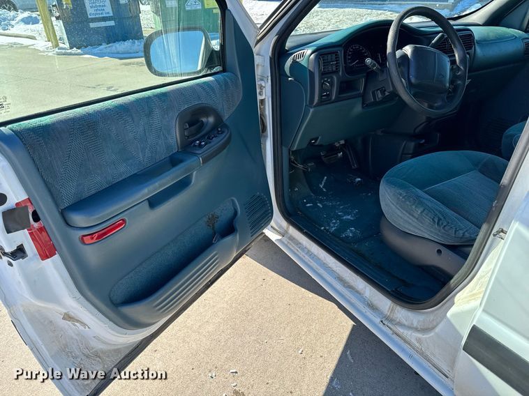 image for item NI9720 1999 Chevrolet Venture  van