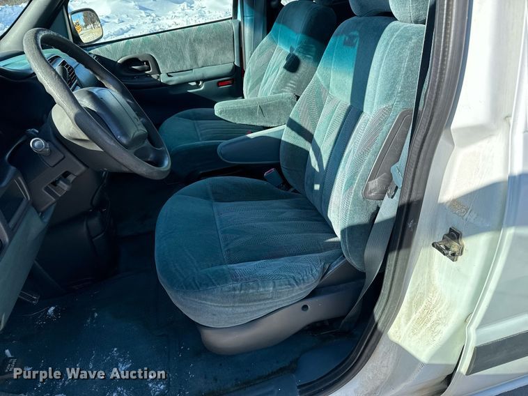 image for item NI9720 1999 Chevrolet Venture  van