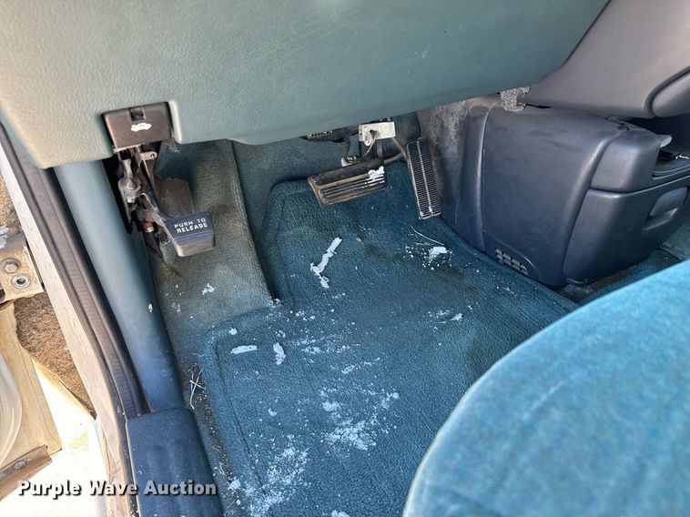 image for item NI9720 1999 Chevrolet Venture  van