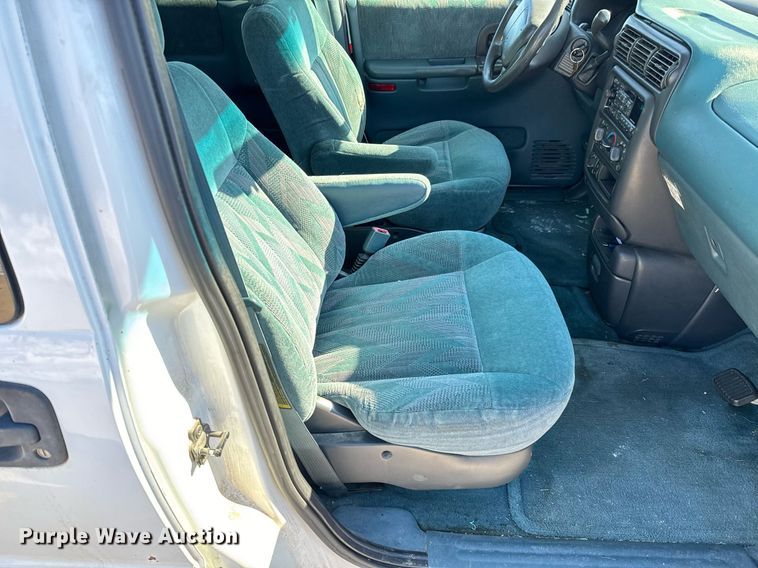 image for item NI9720 1999 Chevrolet Venture  van