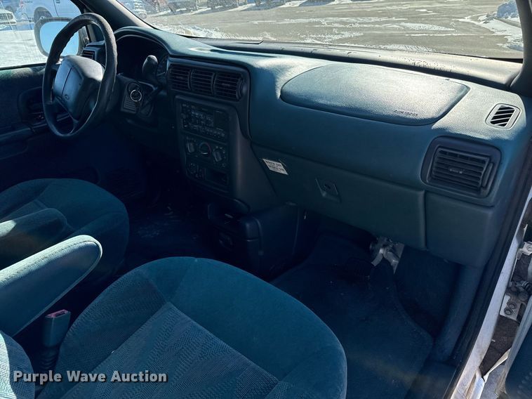 image for item NI9720 1999 Chevrolet Venture  van