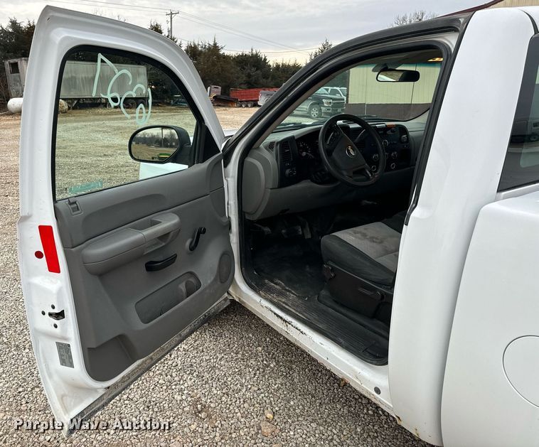 image for item NM9200 2008 Chevrolet Silverado 1500 pickup truck