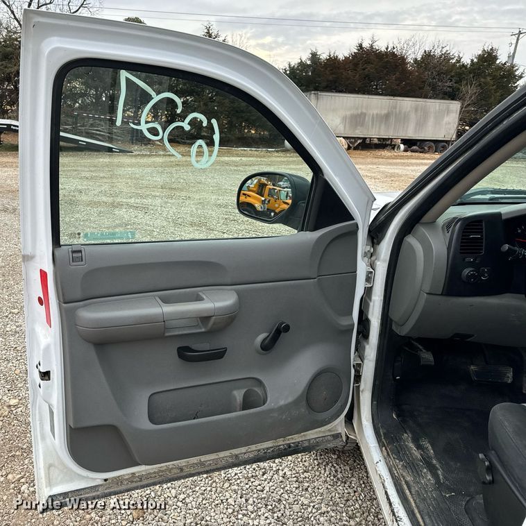 image for item NM9200 2008 Chevrolet Silverado 1500 pickup truck