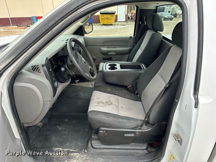 image for item NM9200 2008 Chevrolet Silverado 1500 pickup truck