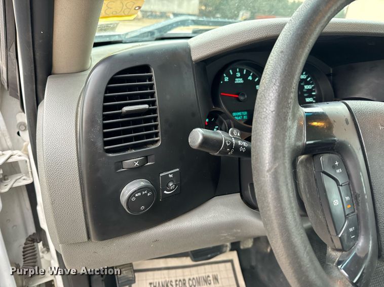 image for item NM9200 2008 Chevrolet Silverado 1500 pickup truck