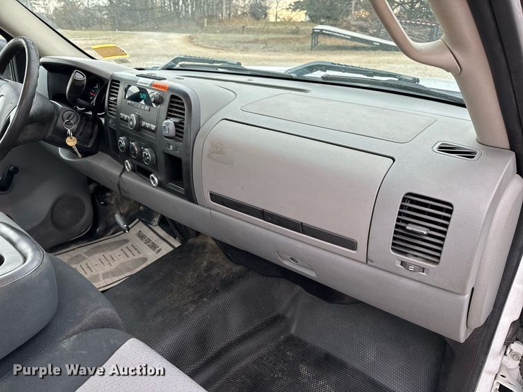 image for item NM9200 2008 Chevrolet Silverado 1500 pickup truck