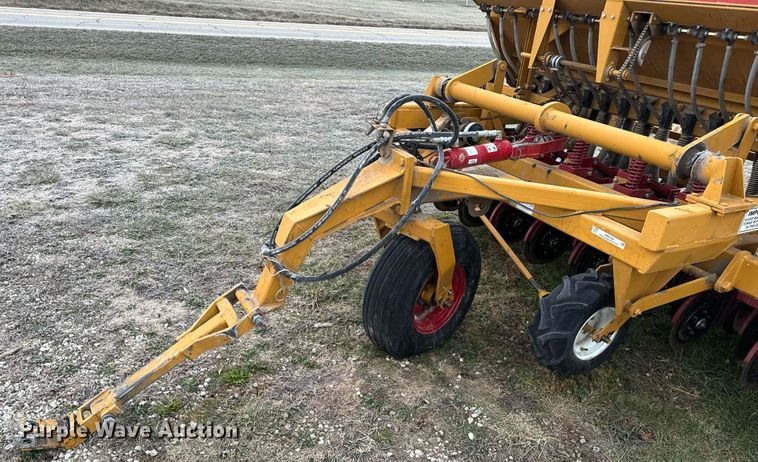 image for item NM9208 Haybuster 107C grain drill