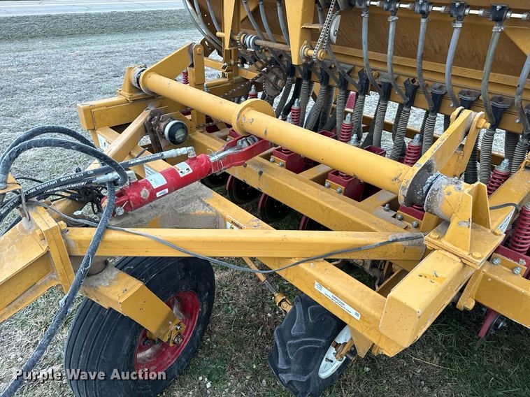 image for item NM9208 Haybuster 107C grain drill