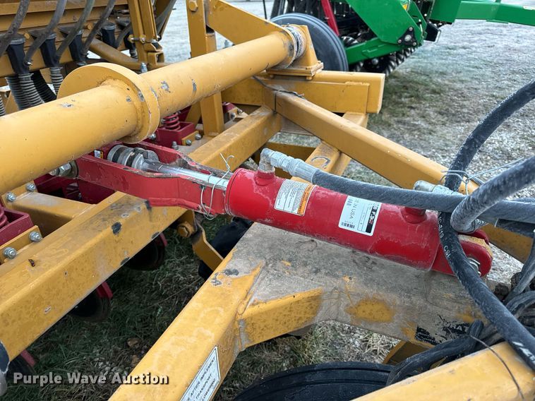 image for item NM9208 Haybuster 107C grain drill