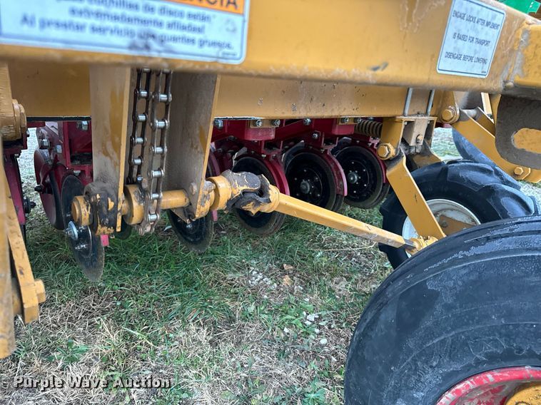 image for item NM9208 Haybuster 107C grain drill