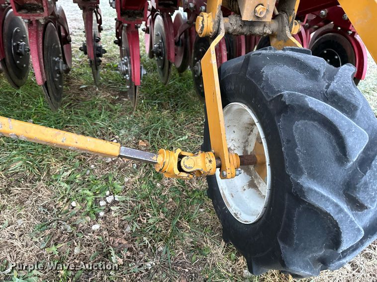 image for item NM9208 Haybuster 107C grain drill