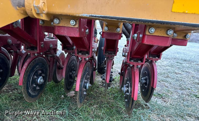 image for item NM9208 Haybuster 107C grain drill