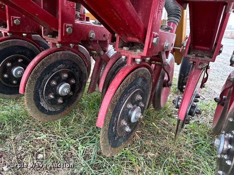 image for item NM9208 Haybuster 107C grain drill