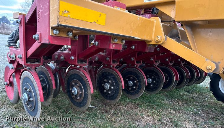 image for item NM9208 Haybuster 107C grain drill