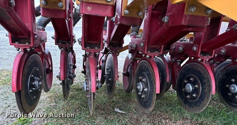 image for item NM9208 Haybuster 107C grain drill