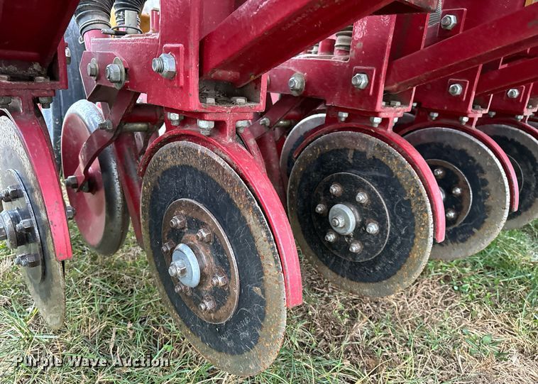 image for item NM9208 Haybuster 107C grain drill