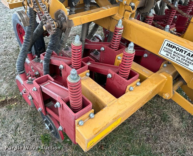 image for item NM9208 Haybuster 107C grain drill